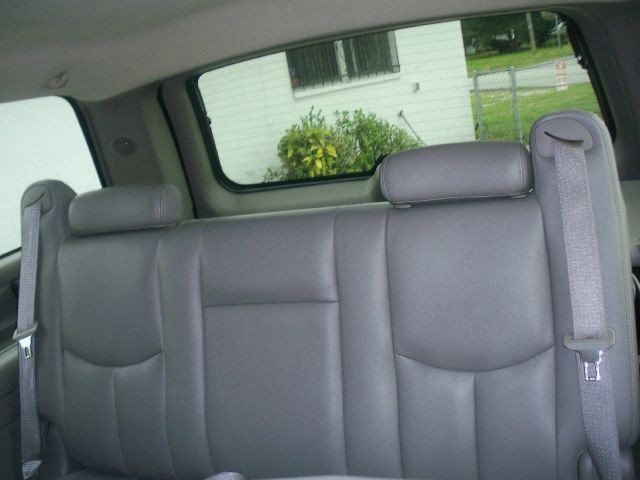 GMC Yukon XL 2004 photo 7