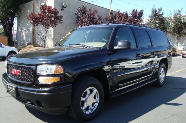 GMC Yukon XL 2004 photo 1