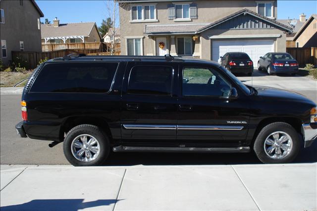 GMC Yukon XL 2004 photo 1