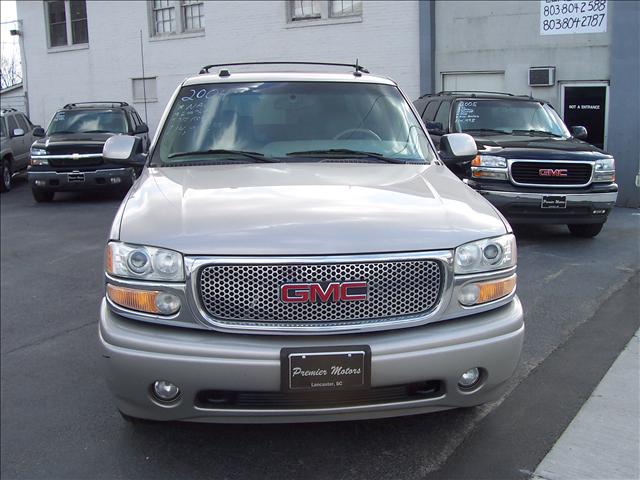 GMC Yukon XL 2004 photo 1