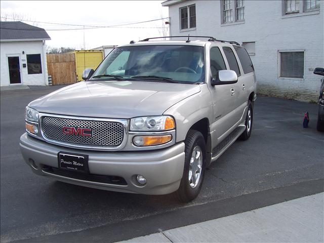 GMC Yukon XL 2004 photo 2