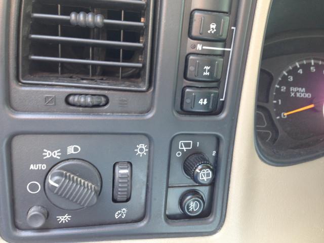 GMC Yukon XL 2004 photo 28