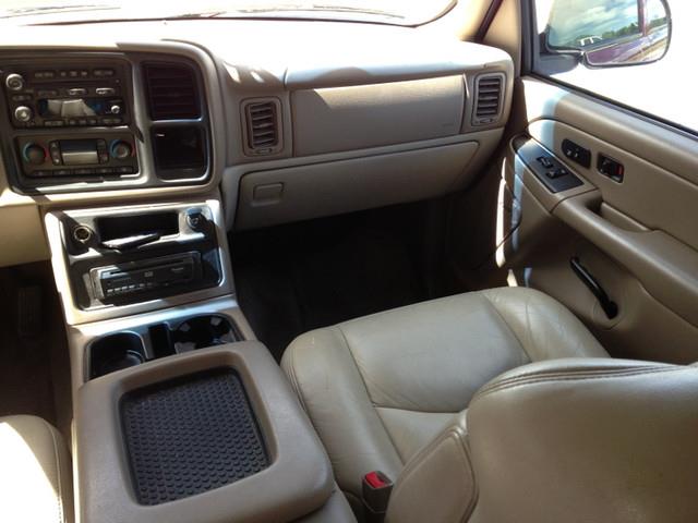 GMC Yukon XL 2004 photo 33