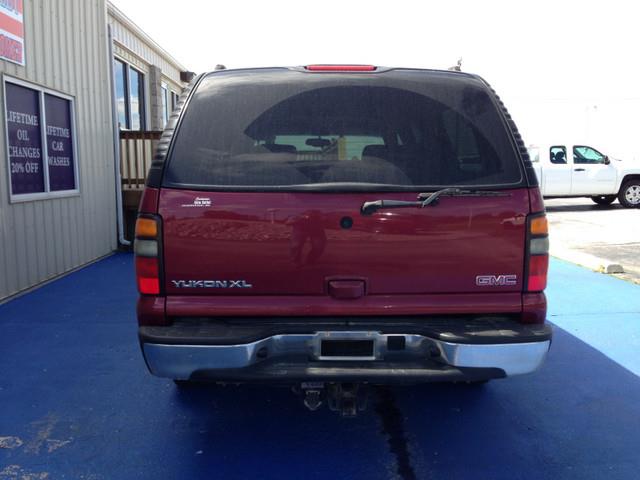 GMC Yukon XL 2004 photo 45