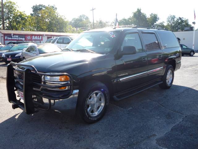 GMC Yukon XL 2004 photo 2
