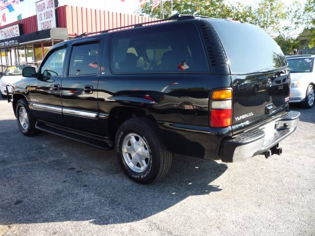 GMC Yukon XL 2004 photo 4