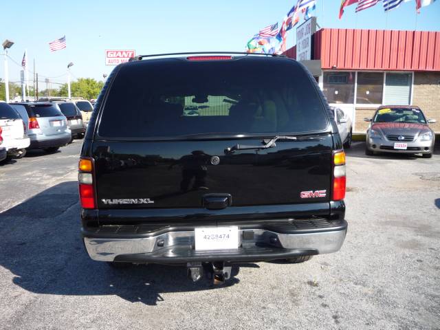 GMC Yukon XL 2004 photo 5