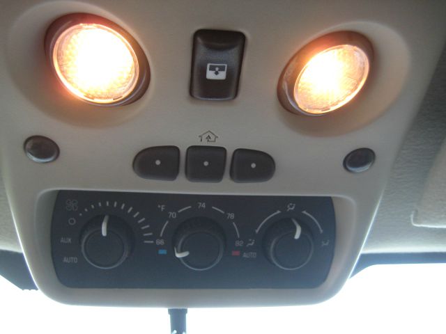 GMC Yukon XL 2004 photo 17