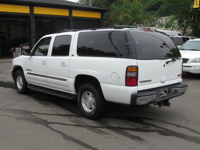 GMC Yukon XL 2004 photo 14