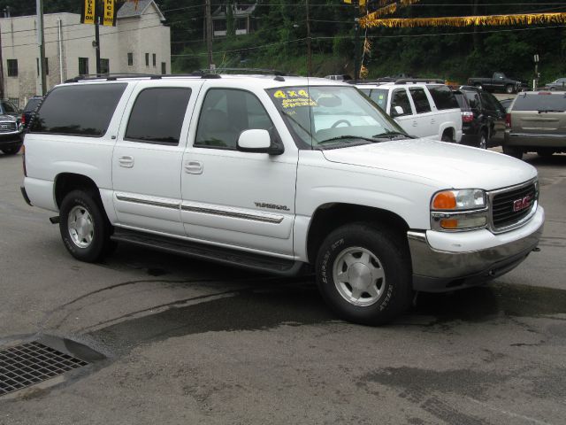 GMC Yukon XL 2004 photo 16
