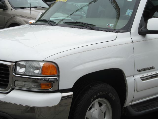GMC Yukon XL 2004 photo 7