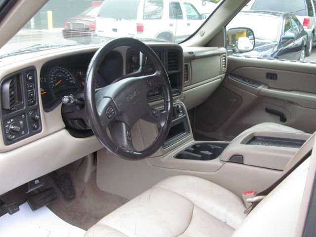 GMC Yukon XL 2004 photo 9
