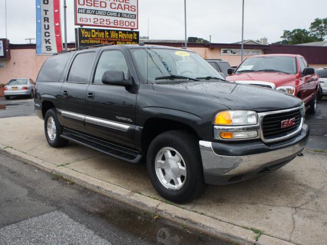 GMC Yukon XL 2004 photo 2