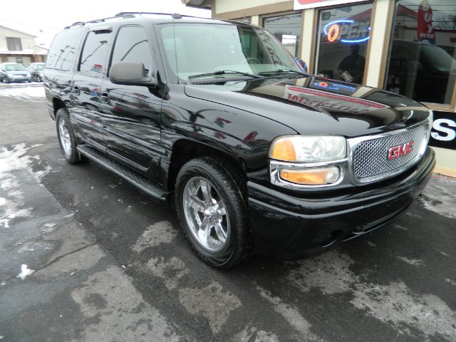 GMC Yukon XL 2004 photo 1