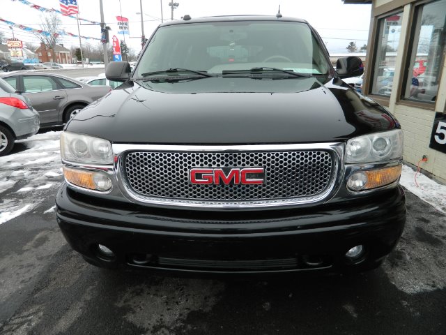 GMC Yukon XL 2004 photo 4