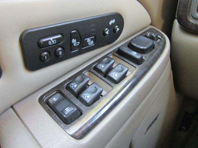 GMC Yukon XL 2004 photo 12