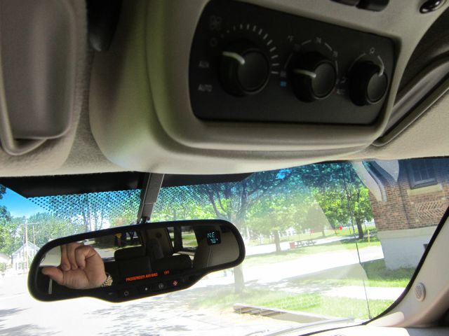 GMC Yukon XL 2004 photo 13