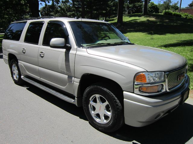 GMC Yukon XL 2004 photo 8