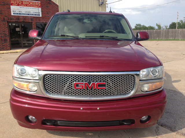 GMC Yukon XL 2004 photo 1