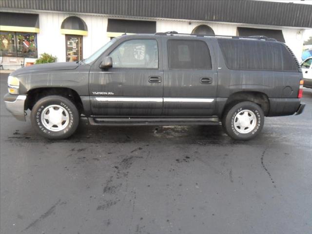 GMC Yukon XL 2004 photo 3