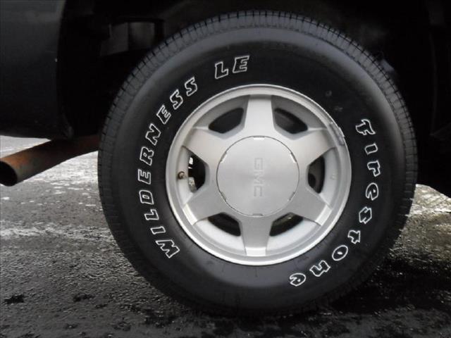 GMC Yukon XL 2004 photo 4