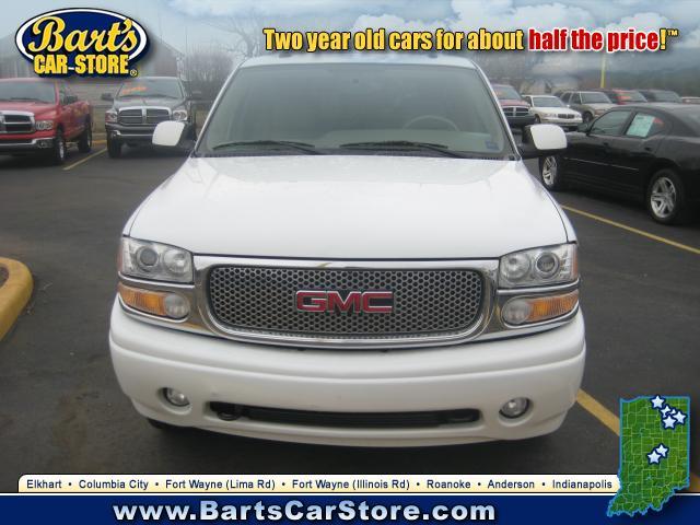 GMC Yukon XL 2004 photo 1