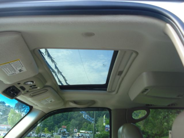 GMC Yukon XL 2004 photo 5