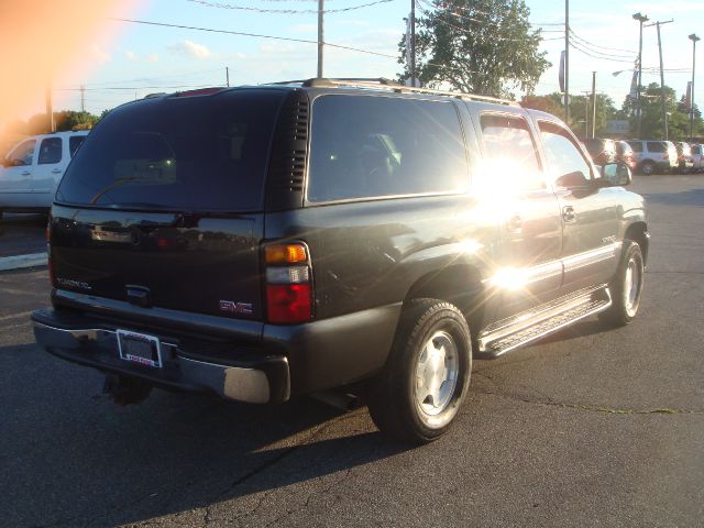 GMC Yukon XL 2004 photo 4
