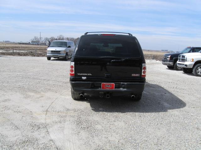 GMC Yukon XL 2004 photo 1