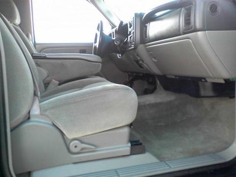 GMC Yukon XL 2004 photo 2