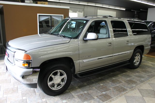GMC Yukon XL 2004 photo 4