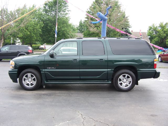 GMC Yukon XL 2004 photo 1