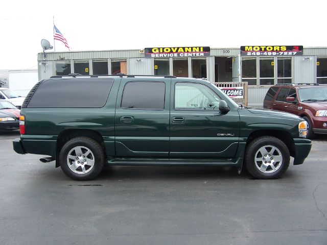 GMC Yukon XL 2004 photo 4