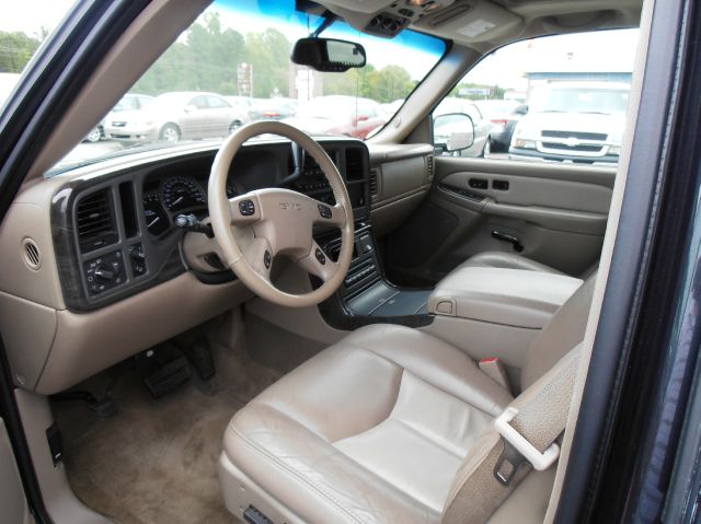 GMC Yukon XL 2004 photo 6