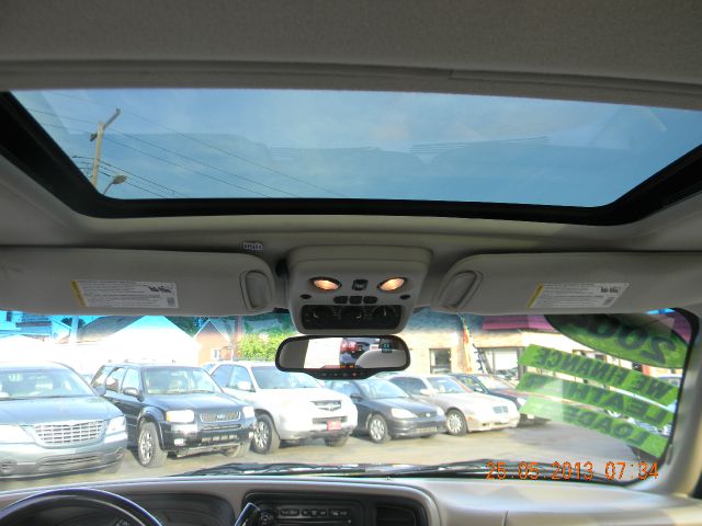 GMC Yukon XL 2004 photo 8