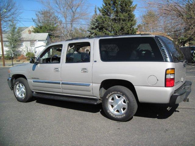 GMC Yukon XL 2004 photo 3