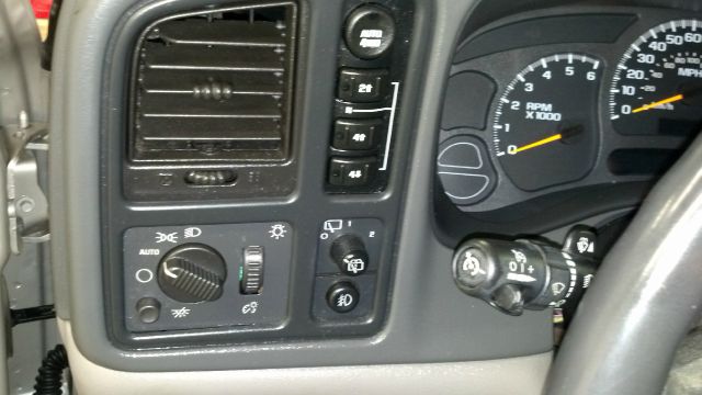 GMC Yukon XL 2004 photo 12