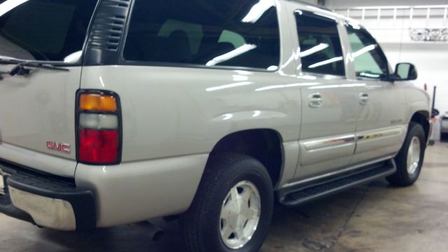 GMC Yukon XL 2004 photo 14