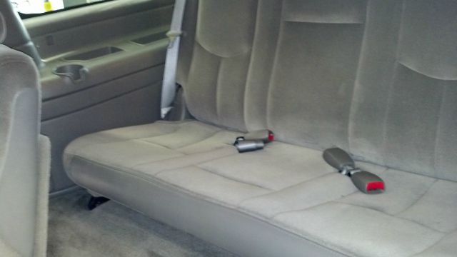 GMC Yukon XL 2004 photo 3