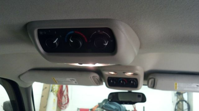 GMC Yukon XL 2004 photo 9