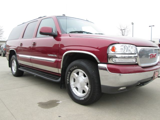 GMC Yukon XL 2004 photo 2