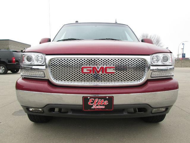 GMC Yukon XL 2004 photo 3