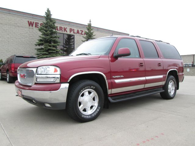 GMC Yukon XL 2004 photo 4