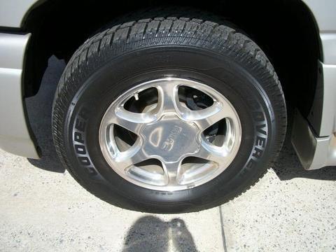 GMC Yukon XL 2004 photo 2