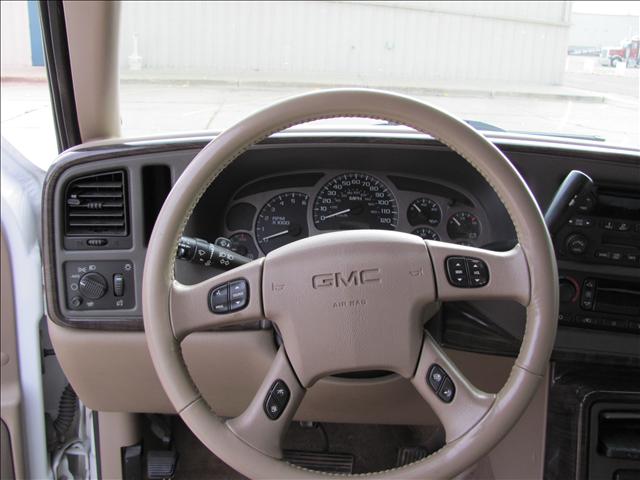 GMC Yukon XL 2004 photo 5