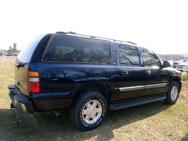 GMC Yukon XL 2004 photo 2