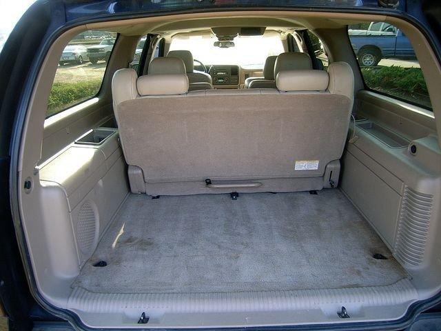 GMC Yukon XL 2004 photo 3