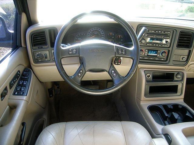 GMC Yukon XL 2004 photo 5