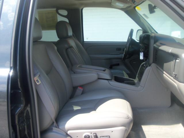 GMC Yukon XL 2004 photo 3