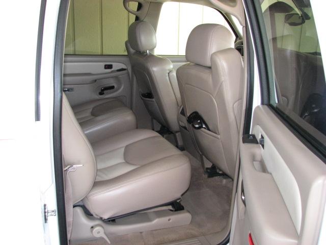 GMC Yukon XL 2004 photo 5